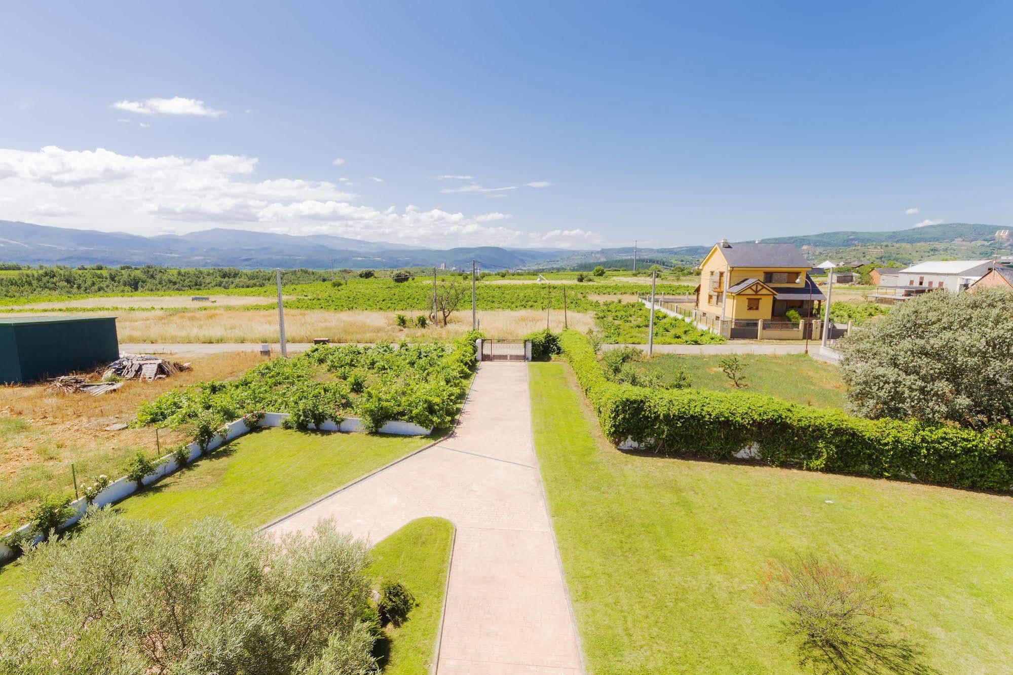 Hotel Rural Lacelo Villadecanes Bagian luar foto