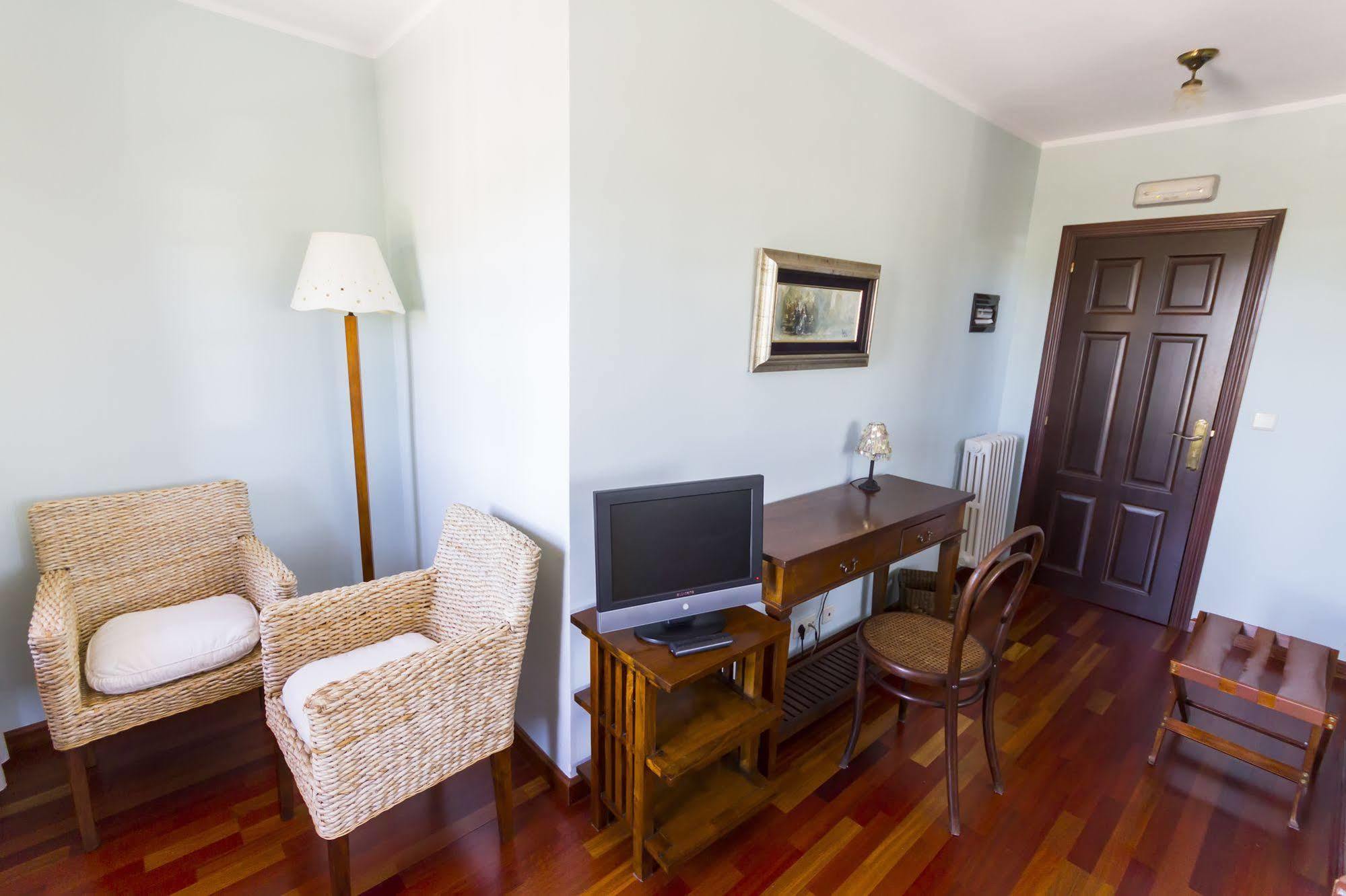 Hotel Rural Lacelo Villadecanes Bagian luar foto